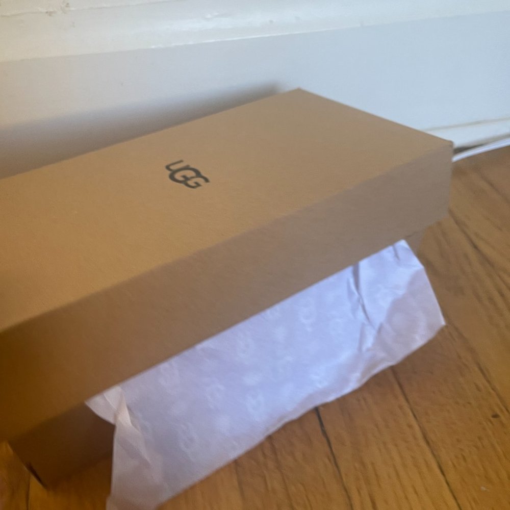 Ansley UGG Braid Slippers - Picture 2 of 7